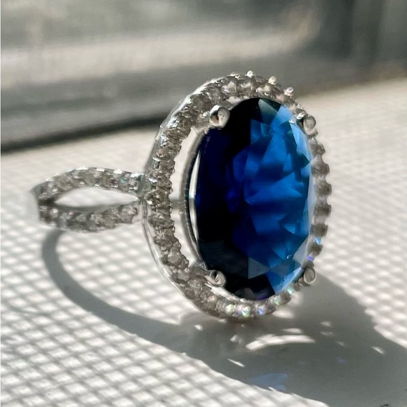 Sapphire Ring - Picture 7 of 9